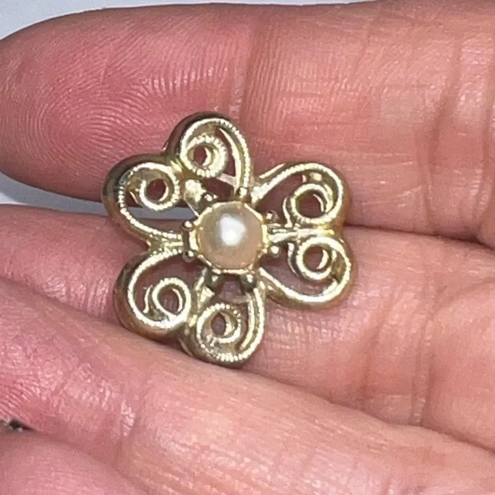 Vintage Faux Pearl Gold Tone Scroll Flower Brooch